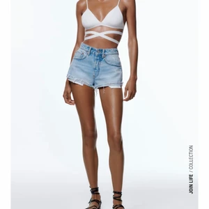 Shorts - Helt oanvända shorts från zara, prislappen kvar. Säljer då dom var för små för mig. 