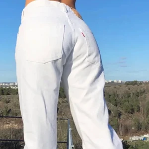 Vintage Levis jeans  - Vintage Levis 501 jeans! Köpta här på plick så bilder är från förra ägaren💞