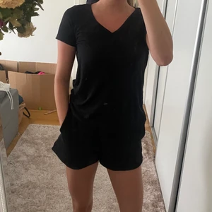 Vringad tshirt  - Använt skick