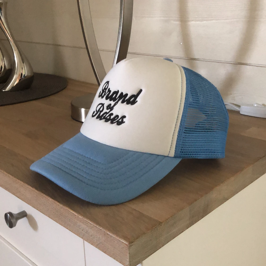 Brand of roses keps - 91