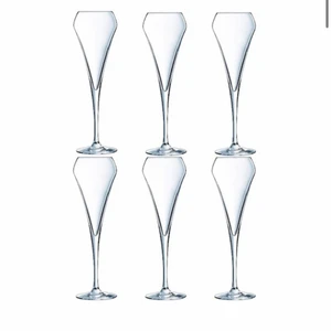 Chef & sommelier champagneglas - Säljer dessa 6-pack bubbelglas, 20 cl. De har aldrig lämnat kartongen så de är helt nya. Nypris 600 kr