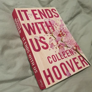 It Ends With Us av Colleen Hoover - Köptes på Adlibris för 119 kr för cirka ett år sedan. Boken är i nyskick! 💞 Obs! Möts endast upp! Säljer en del andra böcker så kolla gärna in min profil! 💗