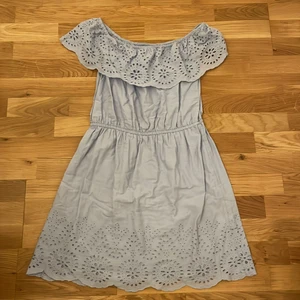 Blå klänning - En blå klänning från Bikbok.  Storlek: L