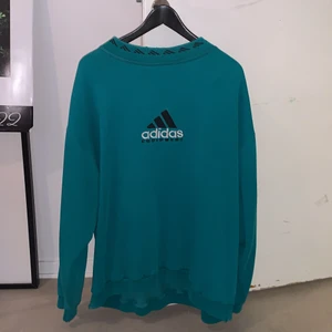 Adidas sweatshirt - Säljer denna sweatshirt☺️