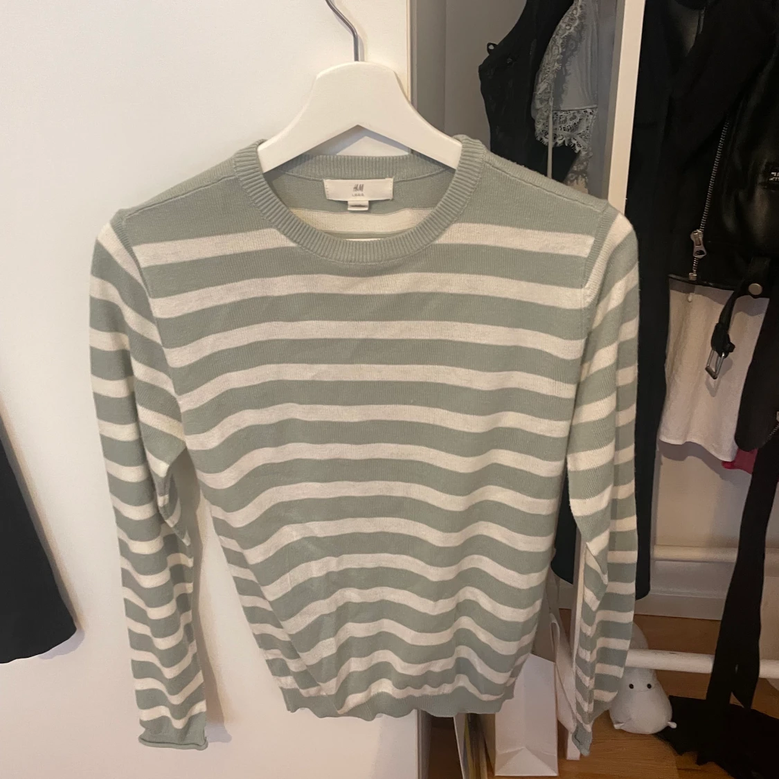 Perfekta randiga tröjan!