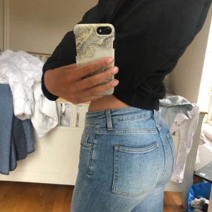 Lowwaisted Monkey jeans - Jättesnygga och trendiga, men känner mig inte bekväm med lågmidjat därav säljer jag dem!
