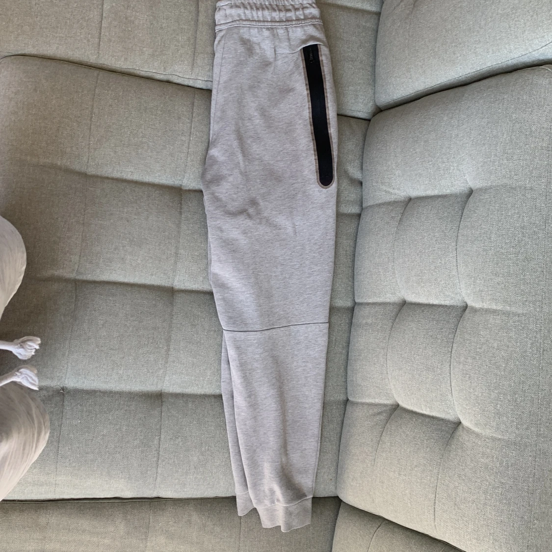 Nike tech GRÅ junior XL  - 90