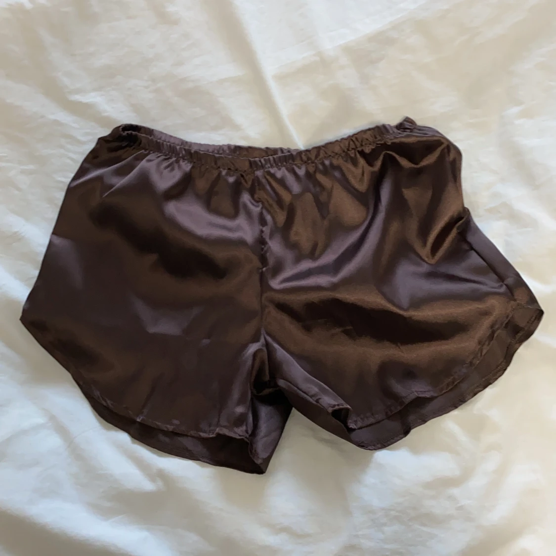 Bruna Satin Shorts i S