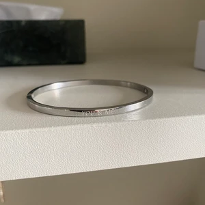 Stelt armband ”You and me” - Stelt armband med ingraverat ”You and me”