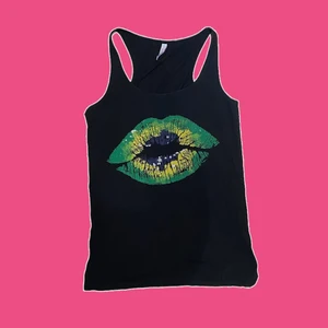 Linne med pussmun💋 - Coolt linne med pussmuntryck💋