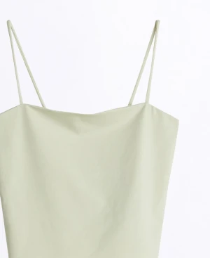 Linne, bra skick - Säljer detta linne från Gina tricot nästan aldrig använt väldigt bra skick, frakt är 15kr