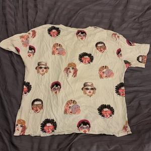 T-shirt, Girl power - Cool tshirt köpt på zara i mallorca. 💋