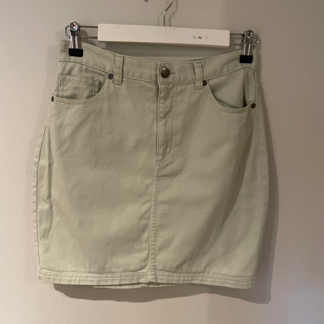 Mintgrön jeanskjol, storlek 36