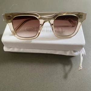 Intressekoll på mina beiga chimis - Intressekoll på mina beiga chimis i färg ecru då de inte kommer till användning, köpt på chimis hemsida för 1200kr. Tänker mig 700 + frakt då de knappt använts❤️