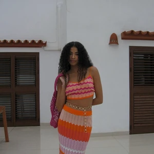 NAKD set  - Säljer det här slutsålda setet från NA-KD. Storlek M på toppen och storlek S på kjolen. Helt nytt och oanvänt med prislapparna kvar. 