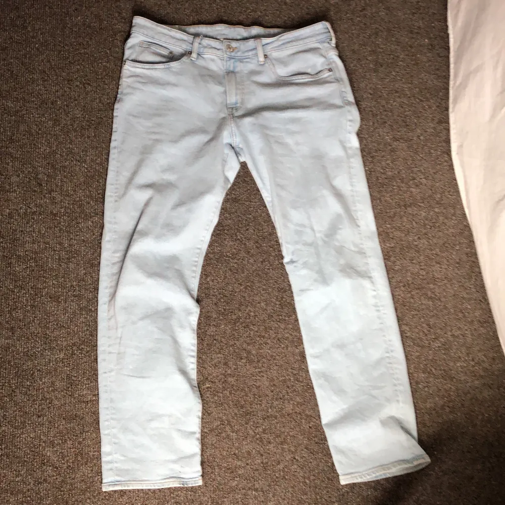 Använda väldigt få gånger!  Från H&M. Jeans & Byxor.