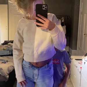 Monki tröja - Kommer inte till användning längre, super bra skick💕BEIGE FÄRG!
