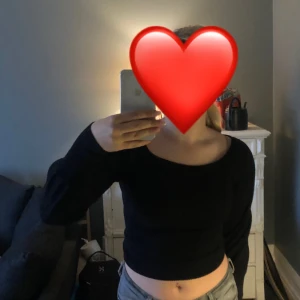 Gina tricos  - Säljer dena tröja för att den är inte riktigt min typ på tröjor,de är i storlek s.