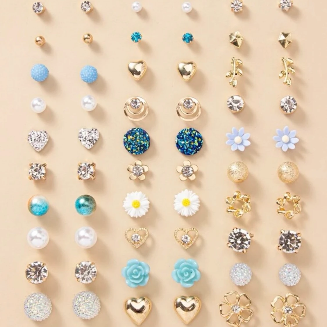 30 par olika örhängen 