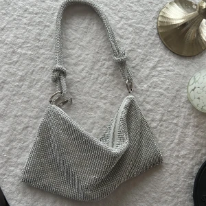 Glittrig väska - Ny! Använd ett tillfälle. 