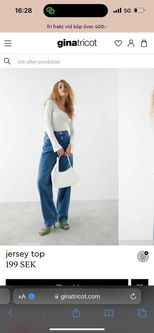 Vit tröja - Säljer denna populära tröjan från Gina tricot,köpt för 1 månad sen och är i bra skick. Köpare står för frakt!💕