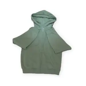 H&M hoodie. Inga defekter och typ aldrig använd. Den är i xxs men väldig oversized.