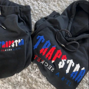 Trapstar - Trapstar tracksuit storelk M passar S . Skriv för mer bilder 