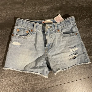 Levis shorts - Jätte snygga levis shorts! Säljer pga att den tyvärr är lite för små💕