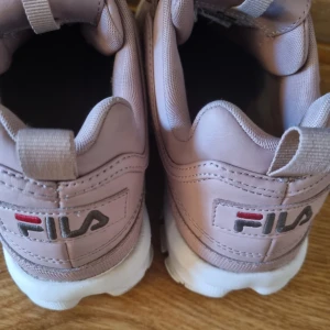 Skor - Detta är fila skor som är bra för sommaren bra skick.