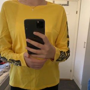 Långärmad tshirt - Fint skick, bekväm och cool tröja