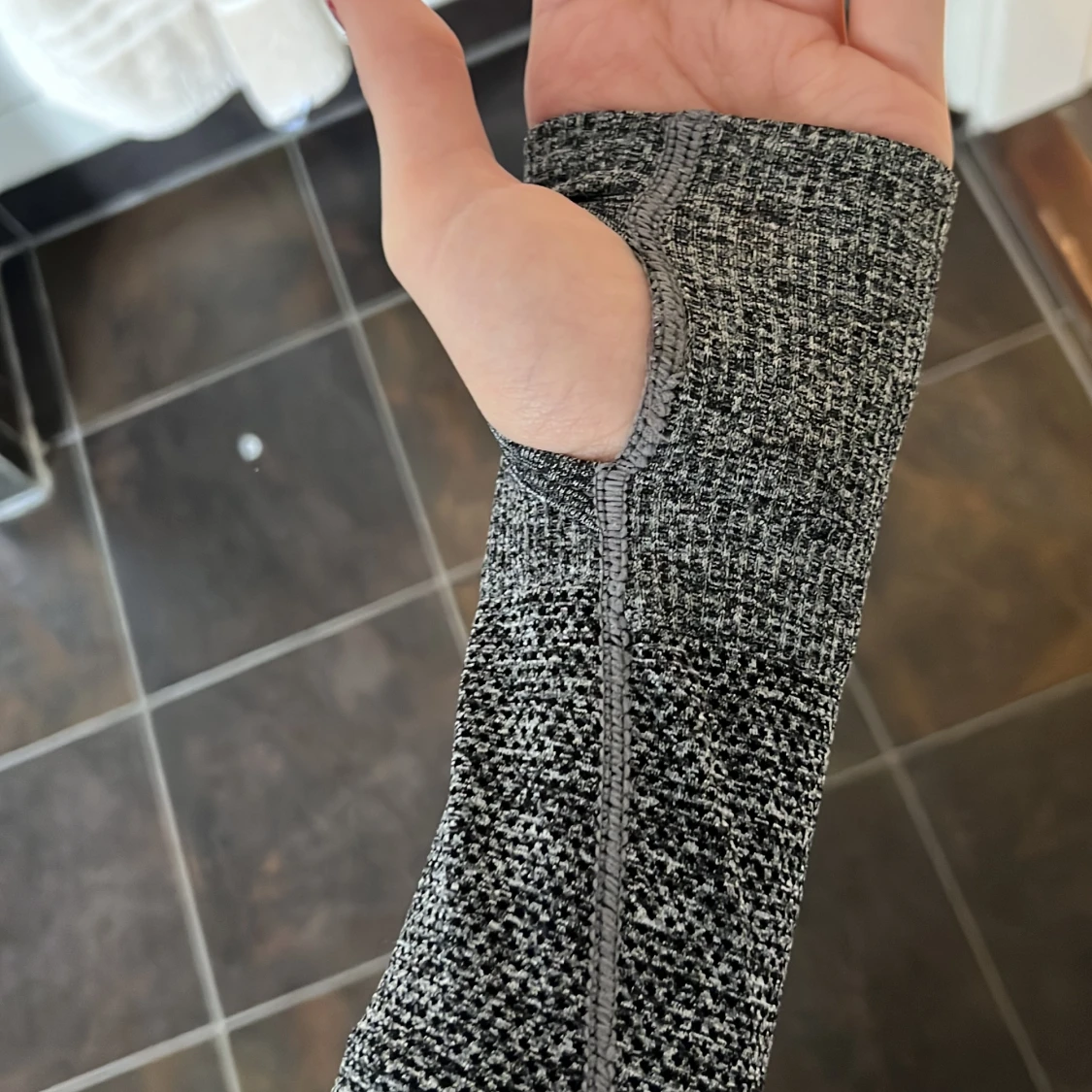 Grå gymshark träningströja - 90