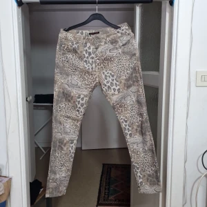 Jens - Jens änvänds 1 gång bara ser utt som ny 