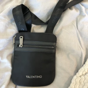 Valentino Bag - Fräsch ny!
