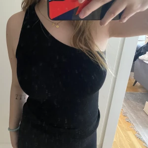 One shoulder topp!!!!💗💗 - One shoulder topp !!🌸 Perfekt för utgång💗