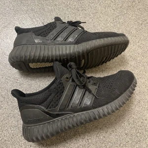 Adidas Ultra Boost - Köpte dem för längesen men inte använd dem så mycket sedan dess….