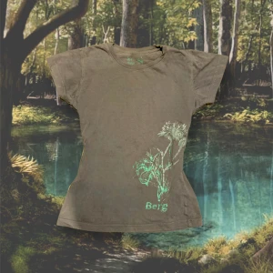 Grunge Vintage Fairygrunge Aesthetic Tröja - Säljer en jättefin vintage tröja med tryck vid magen. Får gärna komma med frågor! Pris kan diskuteras⭐️