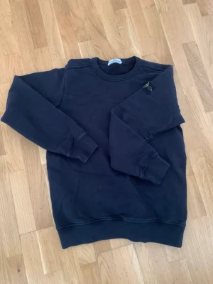Stone Island Sweatshirt - Stone Island Sweatshirt pris kan diskuteras tar emot byten finns i Göteborg