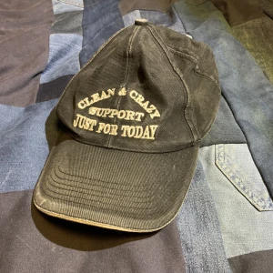 Vintage keps - Keps från märket black hill. Kommer inte till nån användning längre. Dm vid frågor 