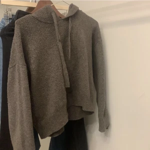 Gosig tröja - Super gosig och skön🤎( ANVÄND INTE KÖP NU )