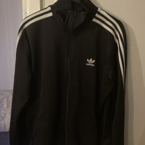 Adidas tröja - Använd 1 gång