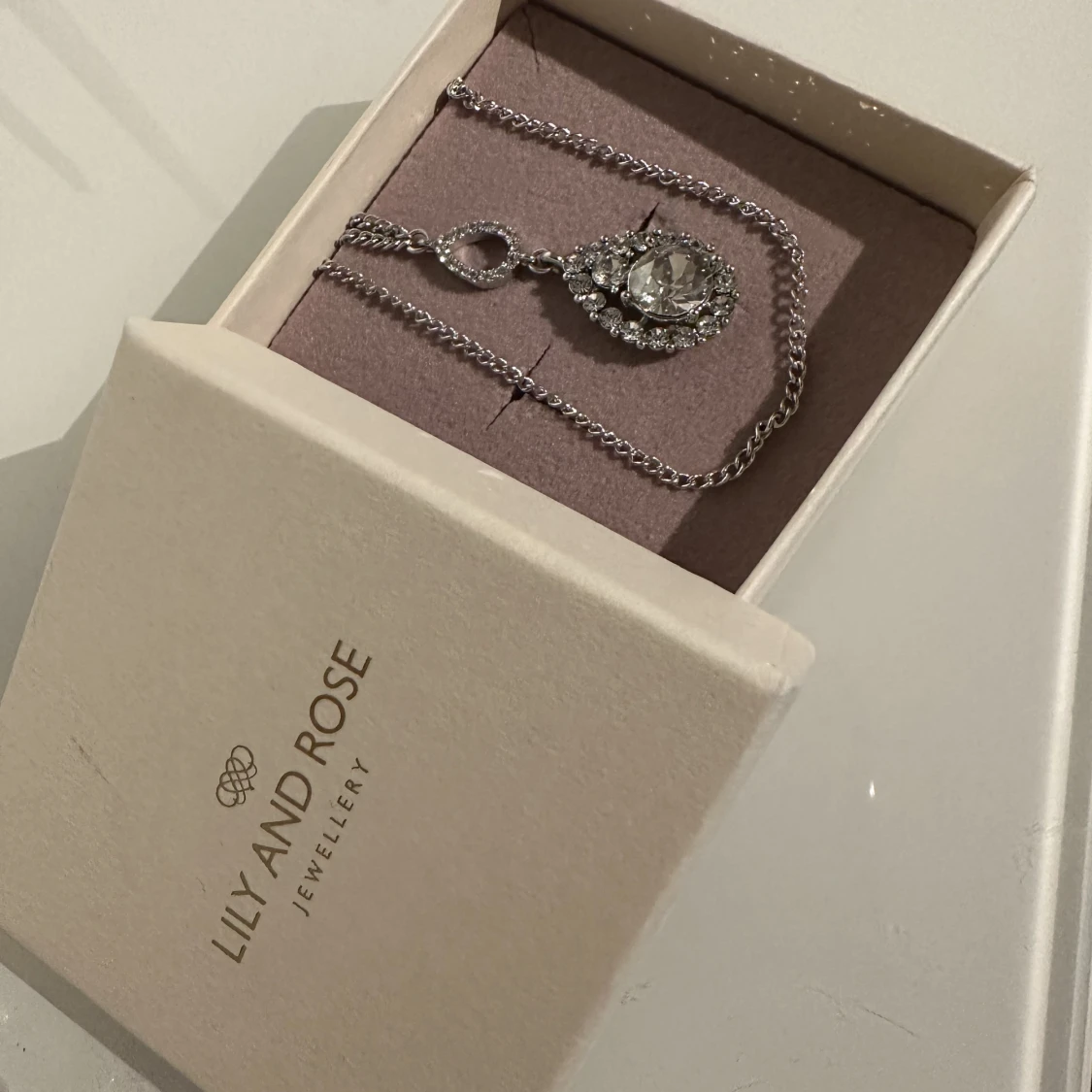 Lily and rose halsband - 90