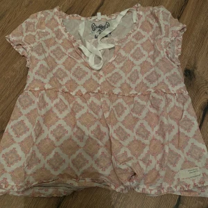 Odd Molly - Jättesöt tröja från Odd Molly storlek S. 💞 köparen står för frakt, kontakta vid frågor.