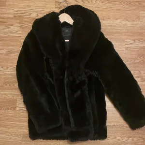 Fuskpäls från Zara - Fuskpäls jacka köpt från Zara i Madrid 