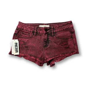 Shorts från Bullhead Black - Helt nya! Storlek: 0 Midjemått: 72cm Längd: 20,5cm (mätt på sidan) Lite stretch!