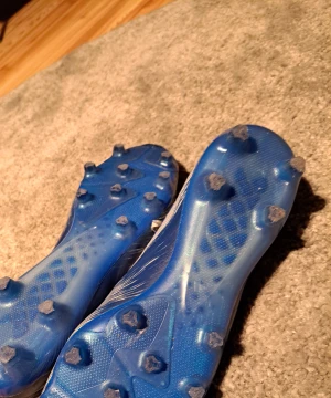 Adidas Nemeziz  - Storlek 42,5