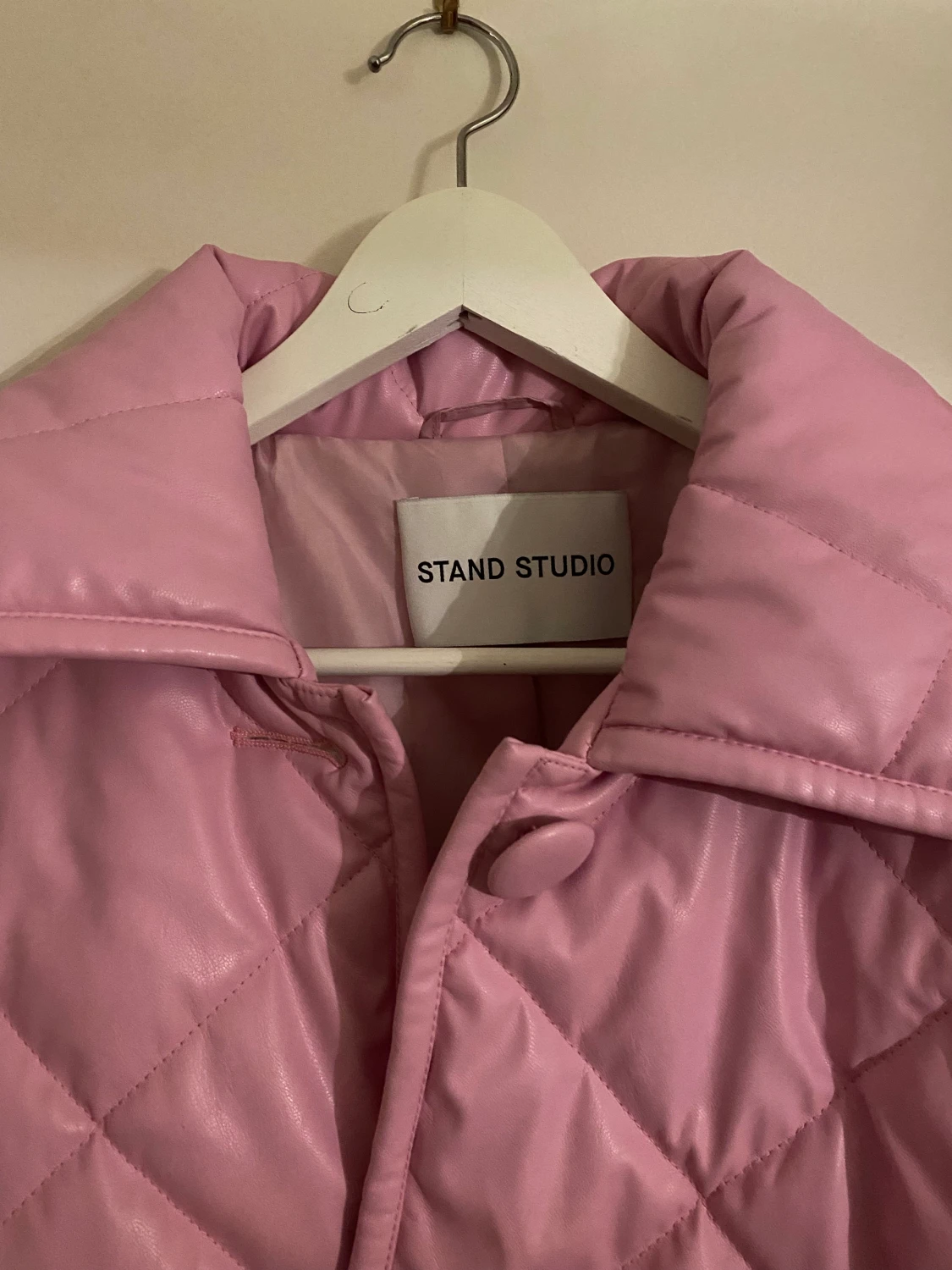 Jacka Stand Studio  - 90