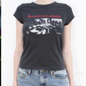 Fin t-shirt från Brandy Melville. Knappt använd, köpt i somras💗 Använd ej köp nu🤩🤩