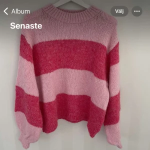 Stickad tröja - Säljer denna skitsnygga stickade tröja åt en kompis, helt oanvänd från Gina, prislappen sitter kvar!💘