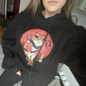Hoodie - Oanvänd hoodie från märket Ikeru! Oversized på mig✌🏻