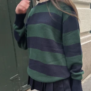 Tröja brandy melville - Tröja från brandy melville, använd ett fåtal gånger. Onesize storlek men ganska oversized i storleken. 